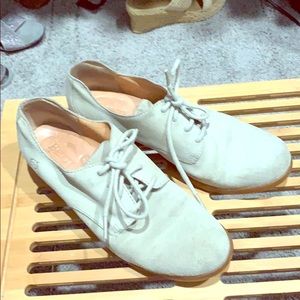 Born suede off white shoes.